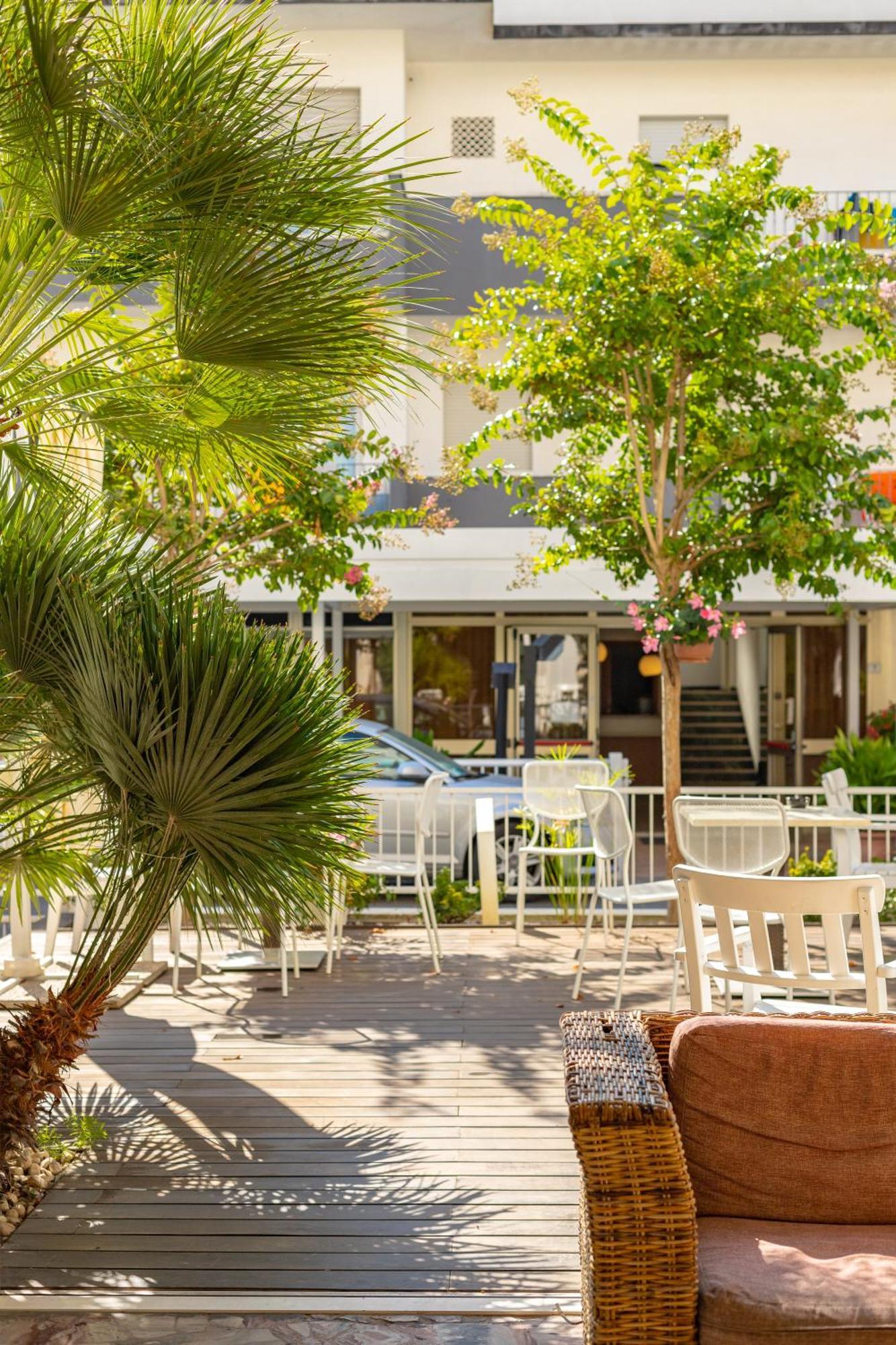 La Plata Hotel - Con Piscina Riccione Exterior photo